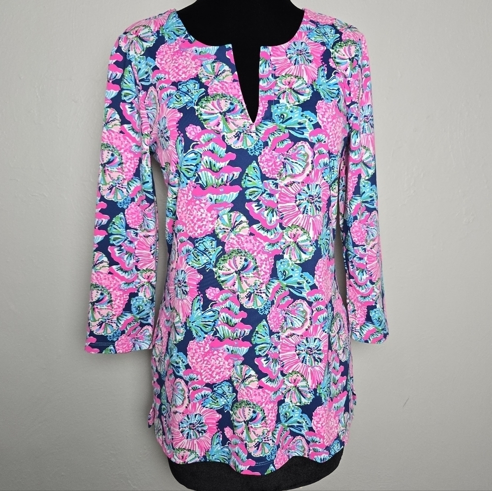 Lilly Pulitzer UPF 50+ Karina Tunic Top Size S  in Oyster Bay Navy